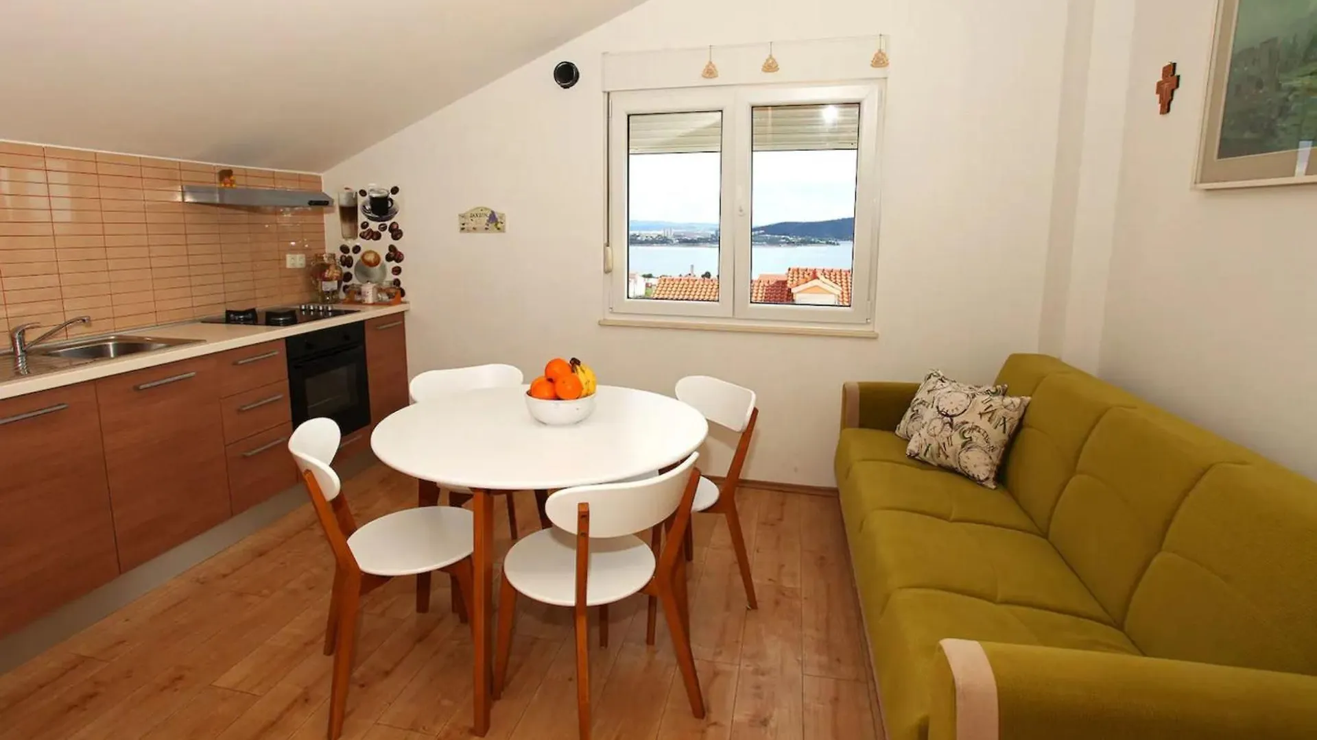Apartman Rita With Pool 0*, Kastela