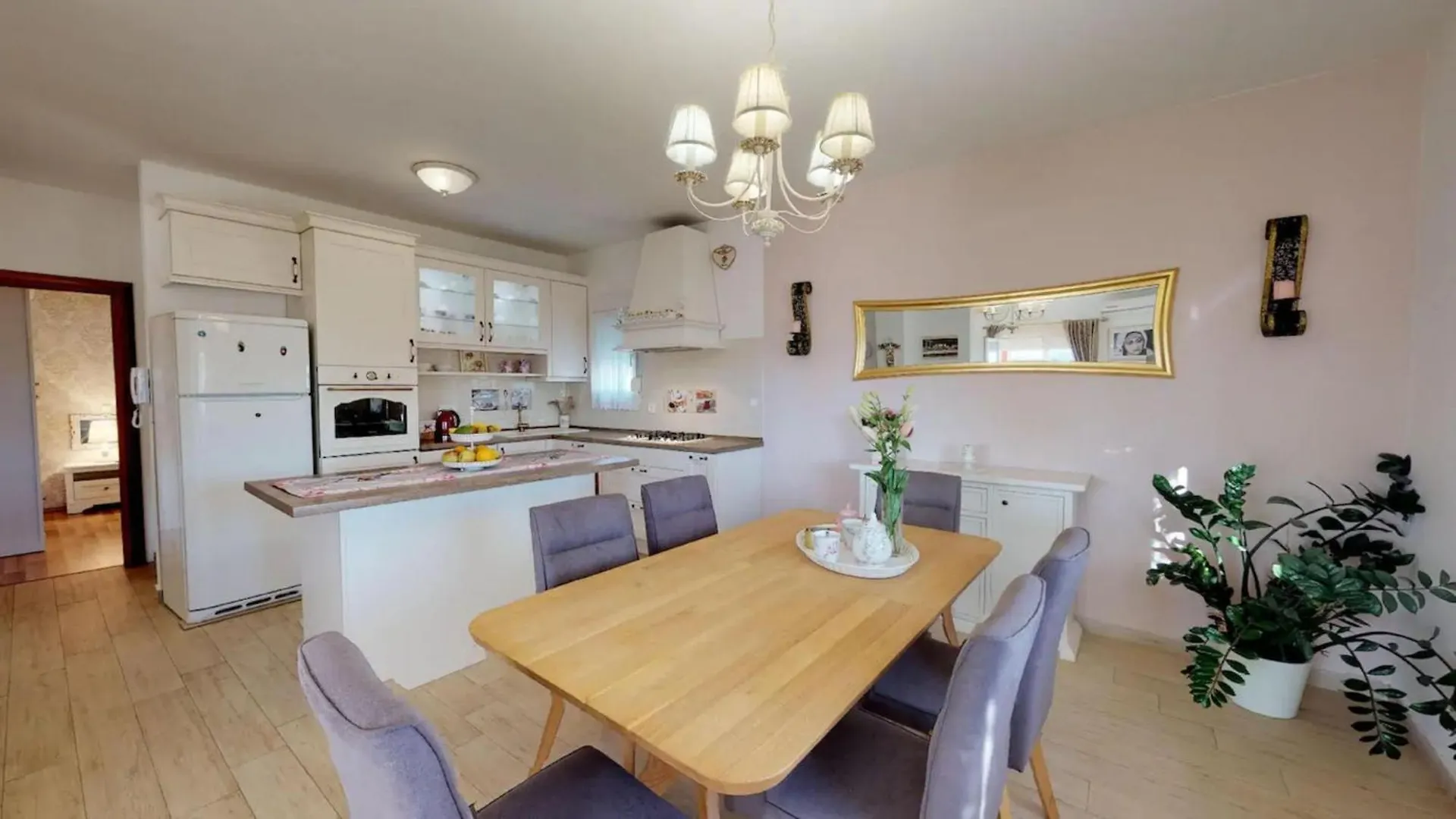 Apartman Rita With Pool Kastela
