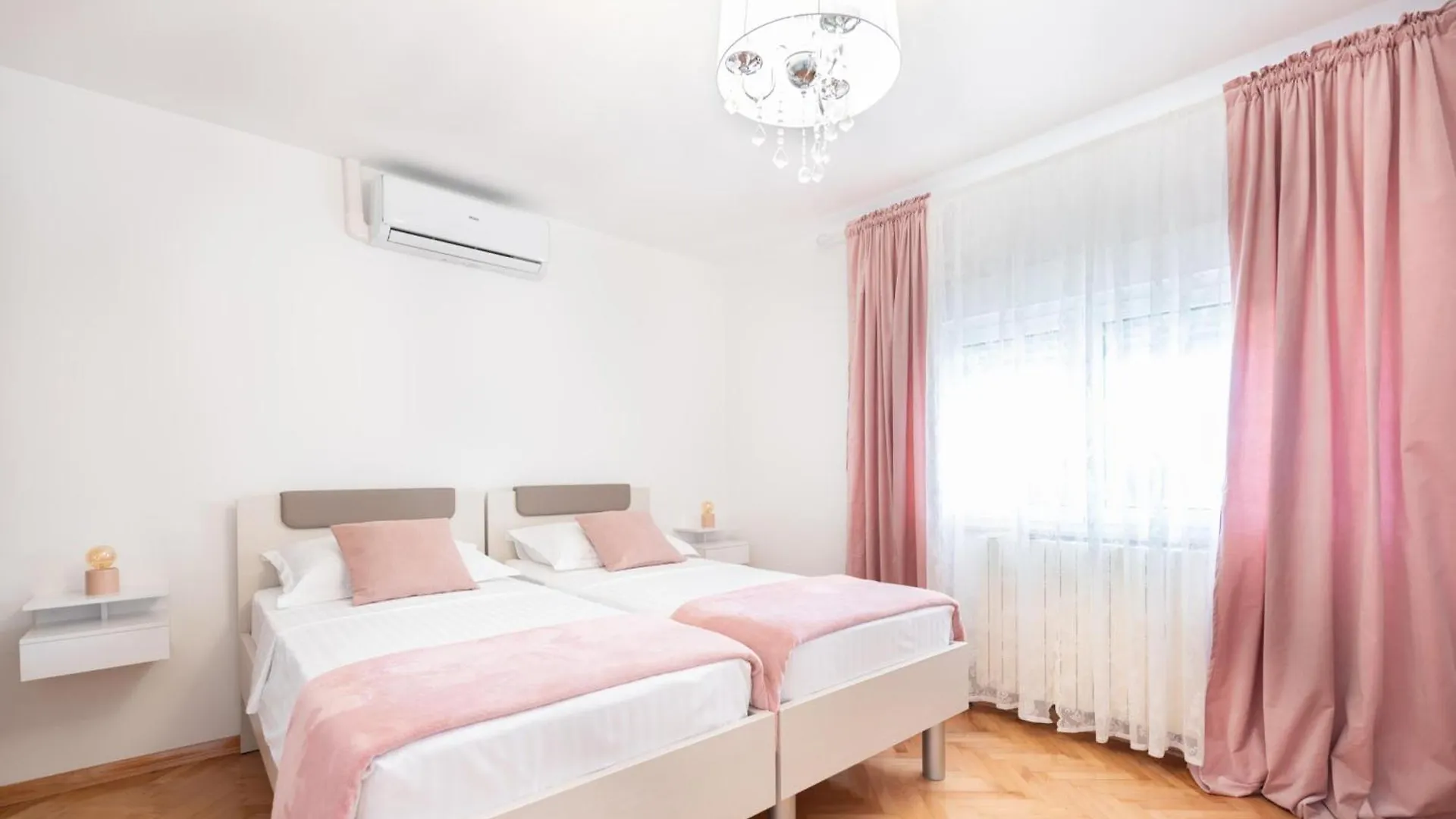 Apartman Rita With Pool Villa Kastela