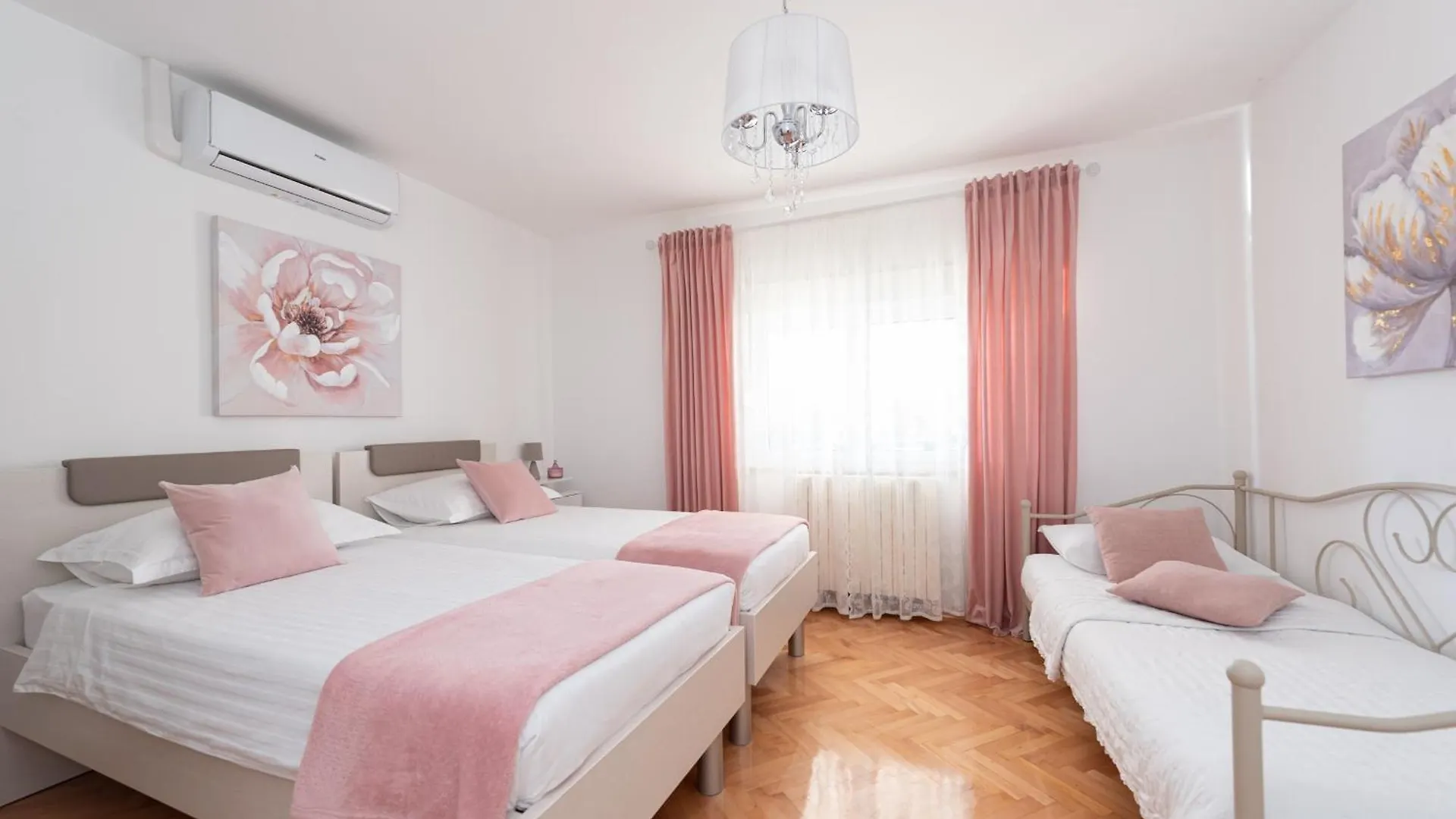 Apartman Rita With Pool Villa