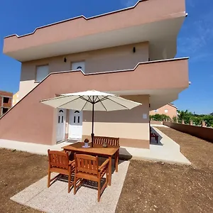  Apartment Lucija